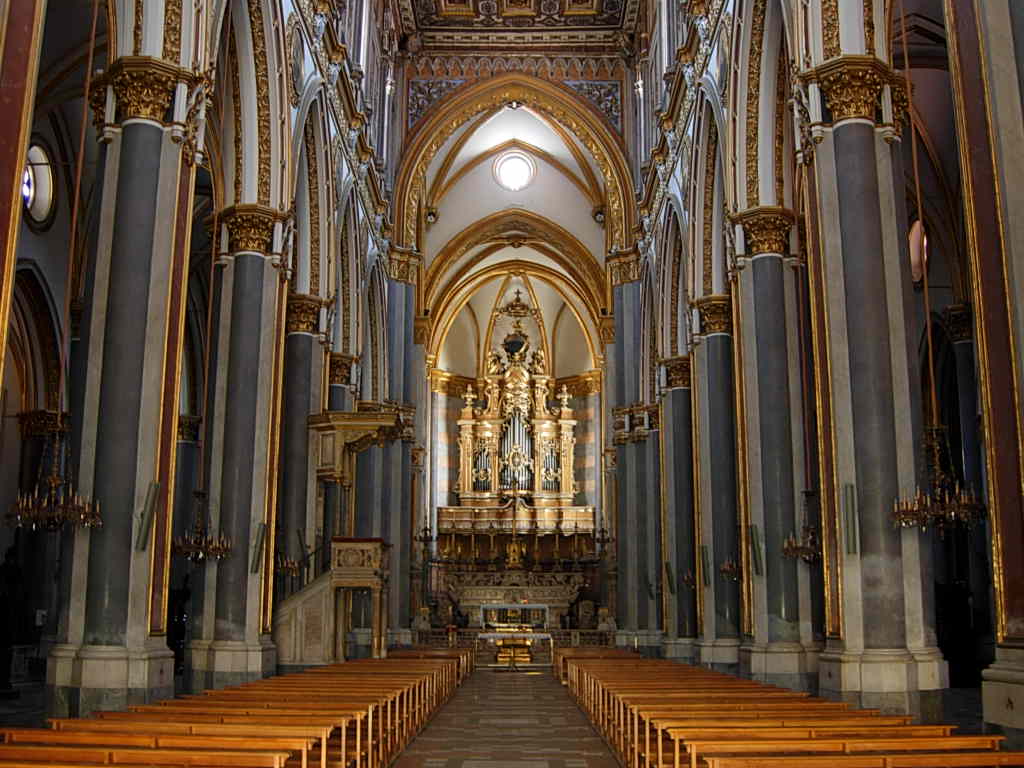 Kerk van San Domenico Maggiore - Napoli | Secret World Trip Planner
