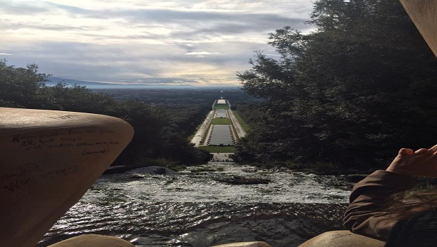 De toren op de top van de waterval - Caserta | Secret World Trip Planner