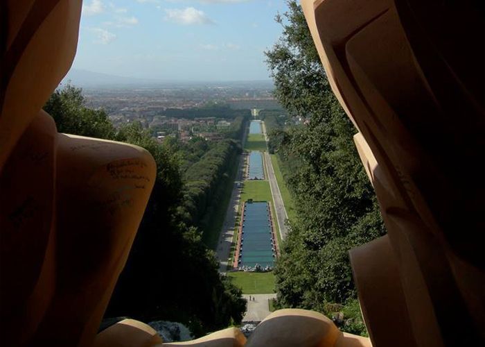 De toren op de top van de waterval - Caserta | Secret World Trip Planner