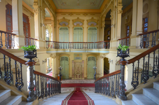 Palácio Bang Khun Phrom - Khet Phra Nakhon | Secret World Trip Planner