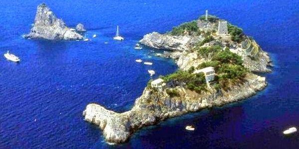 リーガリアン・アイランド - Positano | Secret World Trip Planner