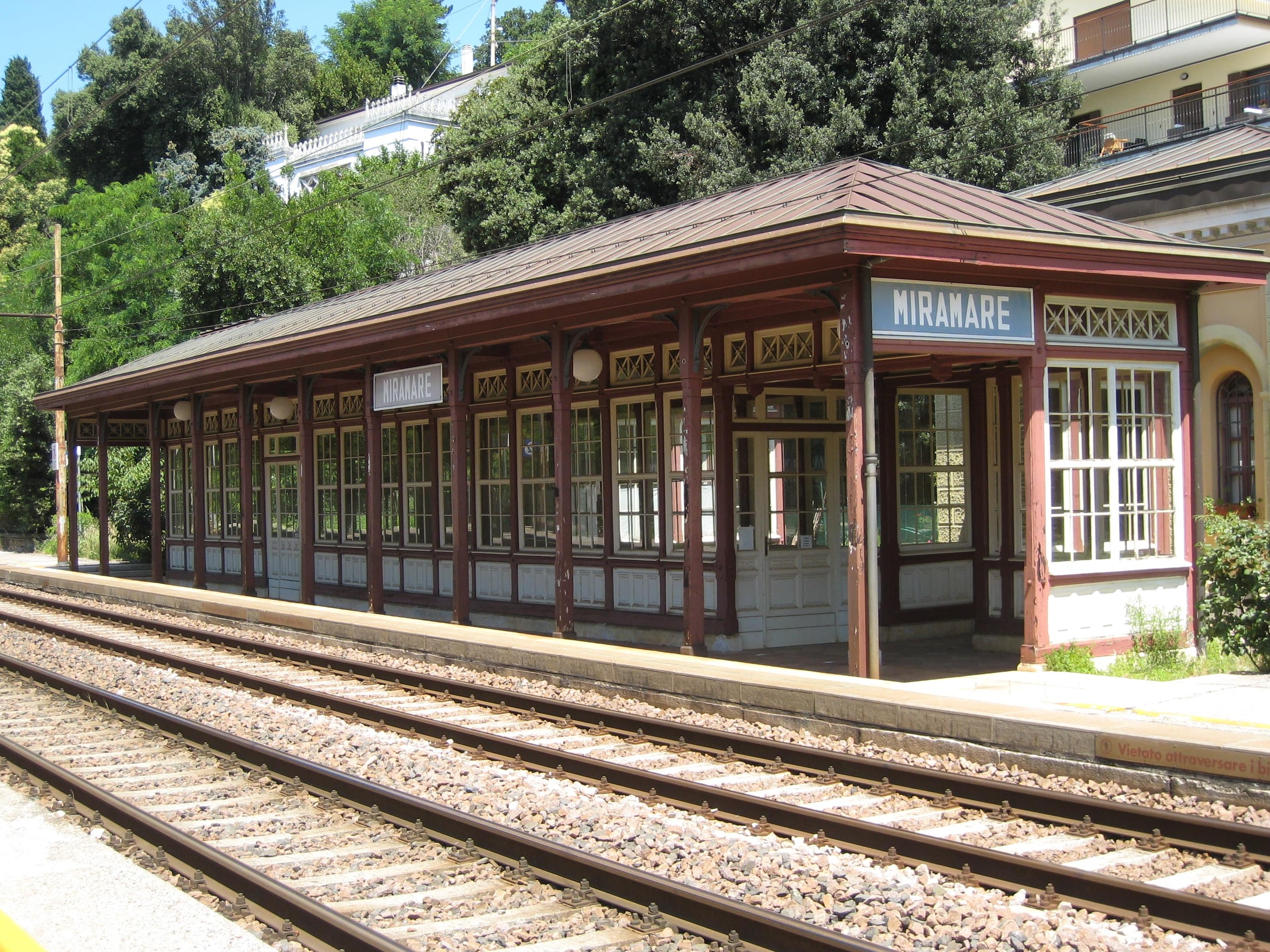 Stazione di Miramare: un piccolo viaggio nel passato - Grignano | Secret World Trip Planner