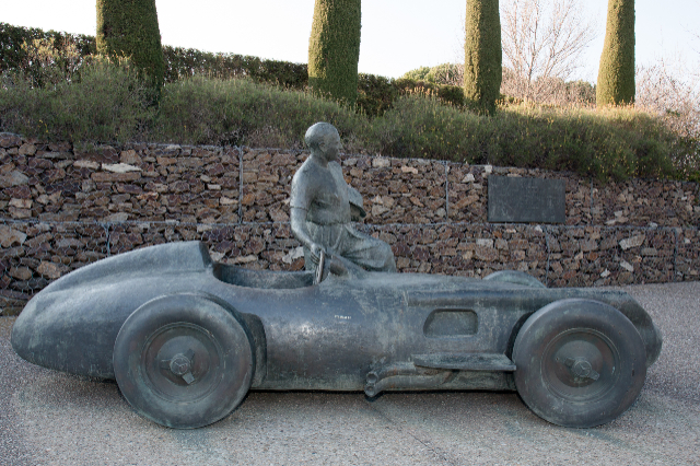 Estatua de Juan Manuel Fangio - Monaco-Ville | Secret World Trip Planner