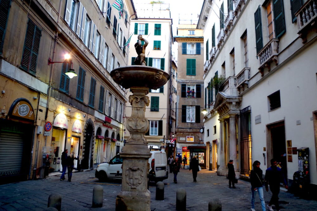 Hercules in de winkel - Genova | Secret World Trip Planner