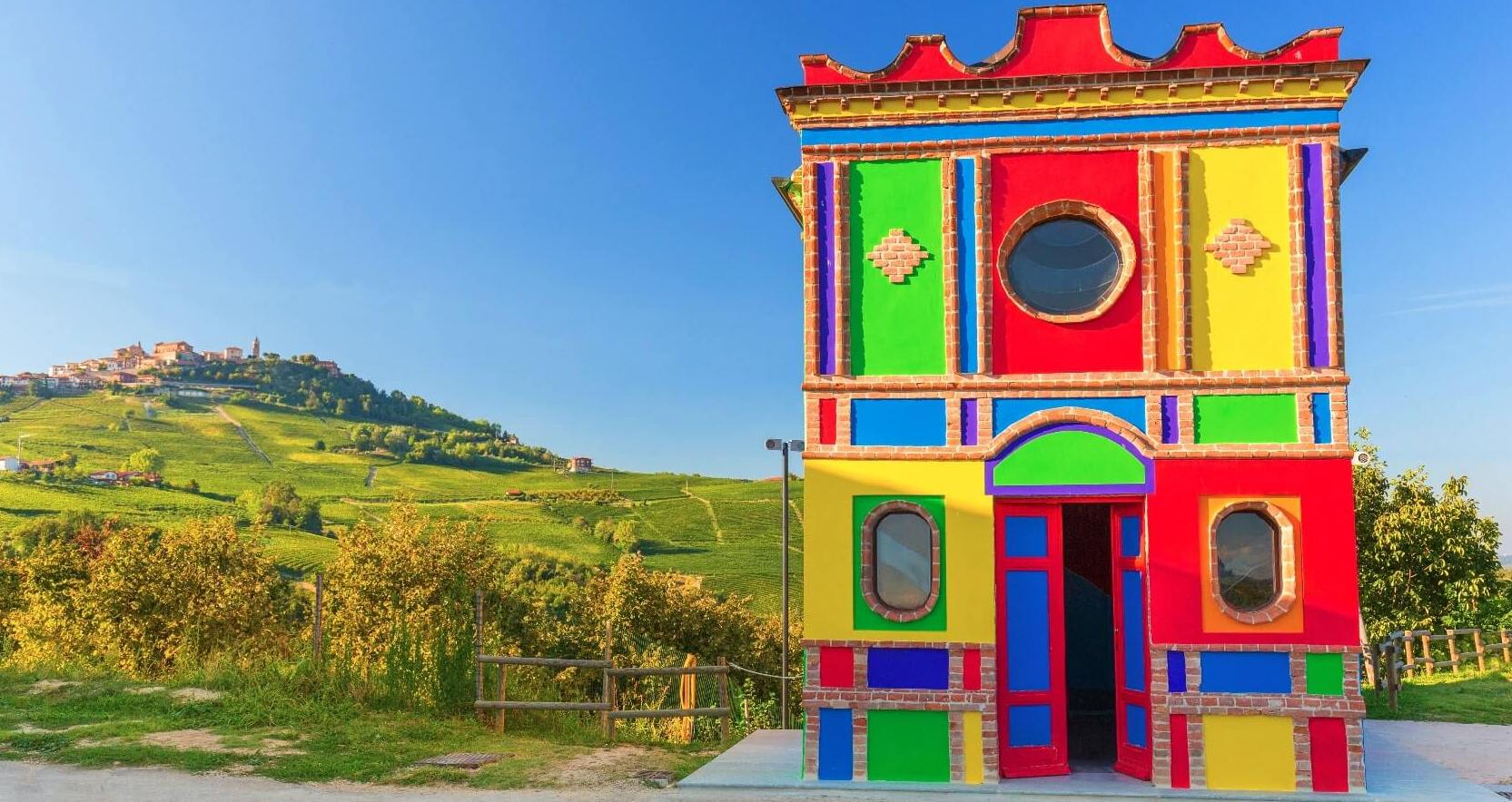 Cappella del Barolo: un tripudio di colori - La Morra | Secret World Trip Planner