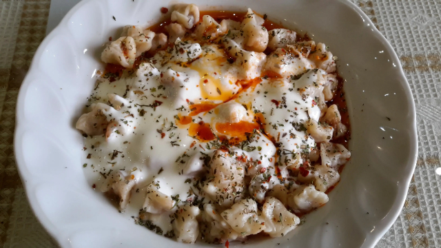 Manti lub tureckie ravioli - Kumbaracı Ykş. No:66 | Secret World Trip Planner