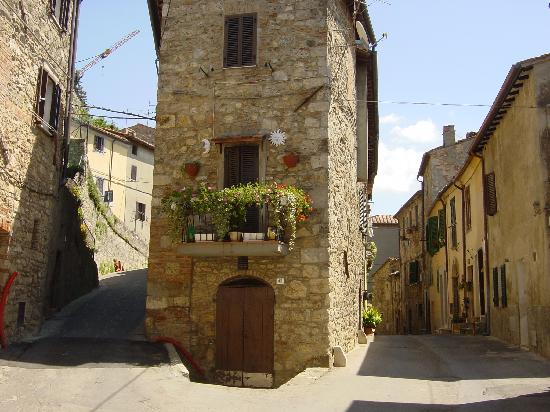 Village de Sarteano - Sarteano | Secret World Trip Planner