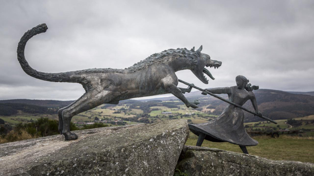 Monumento a la Bete du Gévaudan - Auvers | Secret World Trip Planner