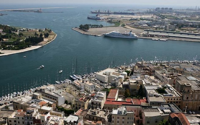 Il porto a di Brindisi: la Porta d'Oriente - Brindisi | Secret World Trip Planner