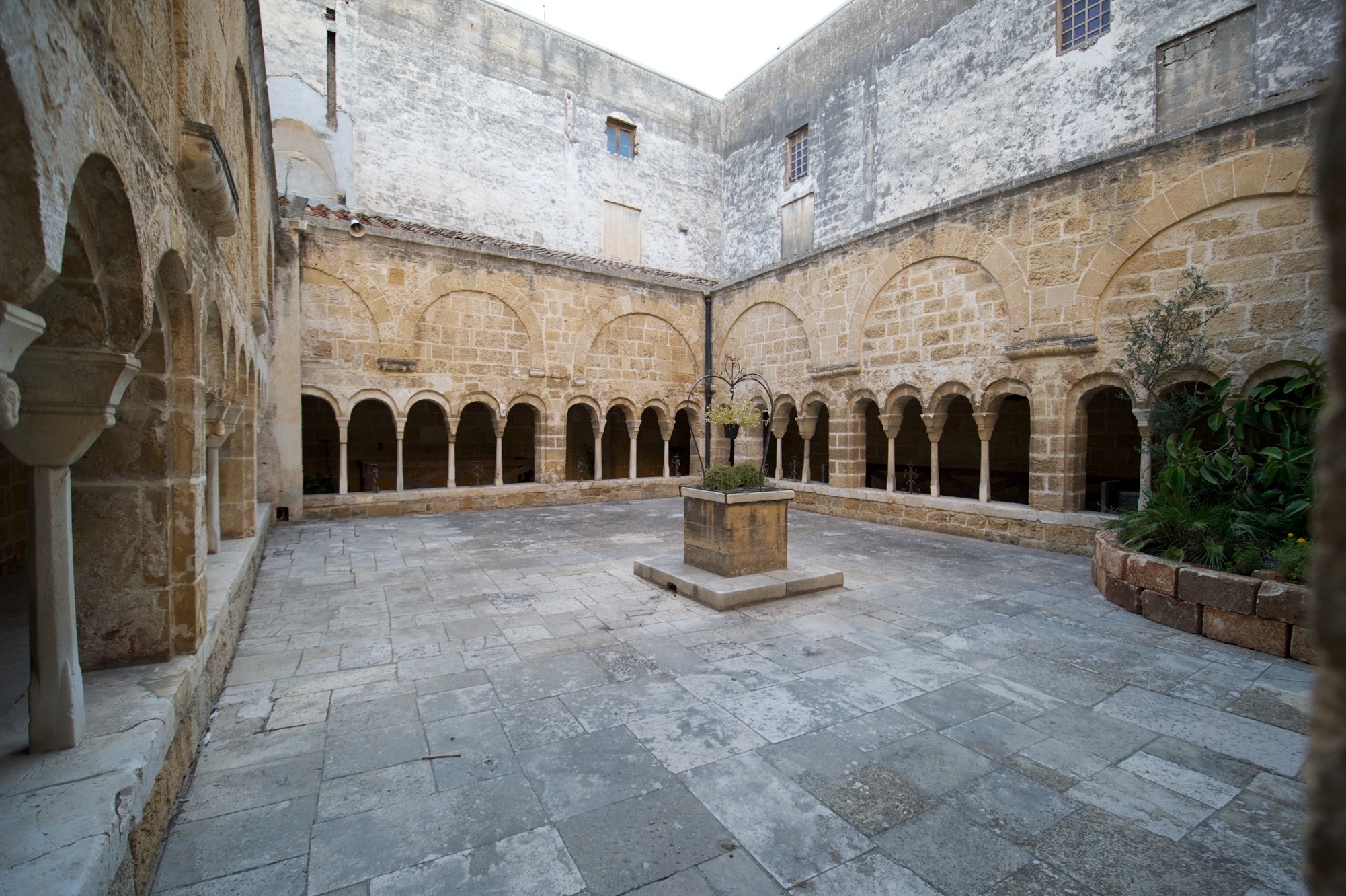 Brindisi: La chiesa di San Benedetto e l'arte normanna - Brindisi | Secret World Trip Planner