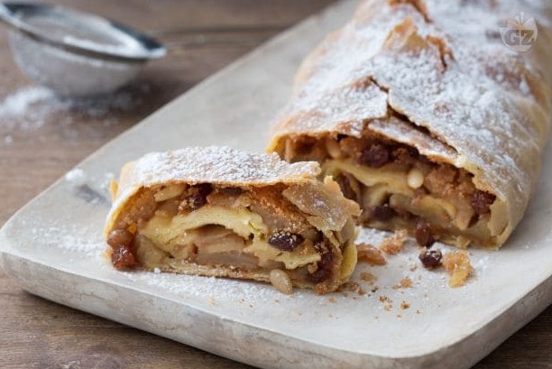 Apple Strudel (Apfelstrudel) - Trentino-Alto Adige | Secret World Trip Planner