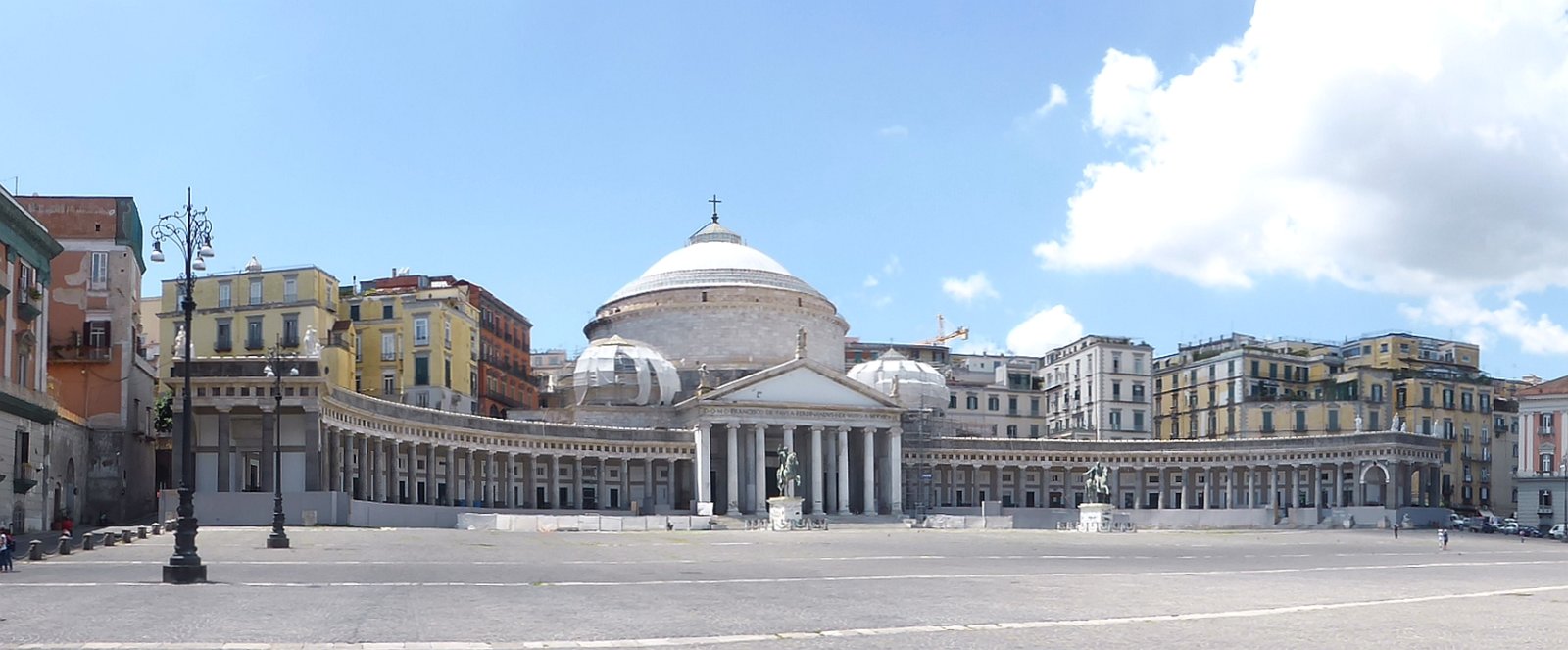 Die Basilika San Francesco di Paola in Neapel - Napoli | Secret World Trip Planner