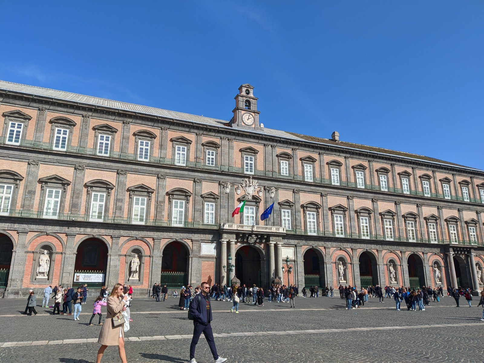 那不勒斯皇宫 - Napoli | Secret World Trip Planner