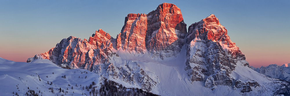 山头Pelmo..il 神的宝座 - Zoldo Alto | Secret World Trip Planner