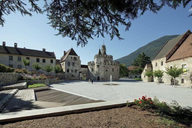 Heiligdom van Santa Maria ad Gratias - Novacella | Secret World Trip Planner
