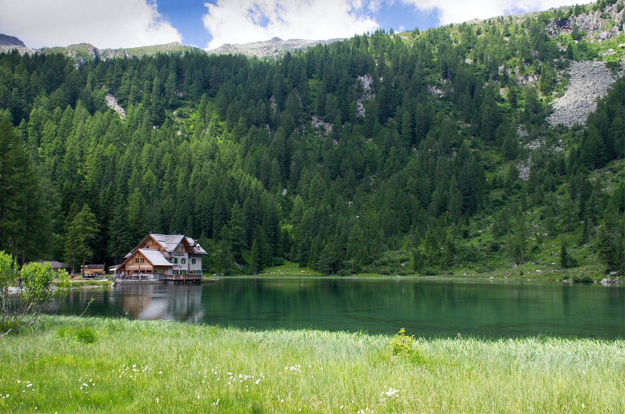 Un meraviglioso pellegrinaggio: Sentiero di San Vili - Madonna di Campiglio | Secret World Trip Planner