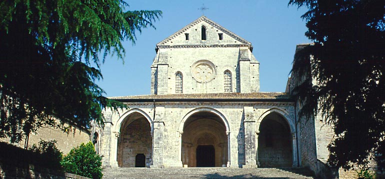 Cisterciënzer Abdij van Casamari - Castelmassimo | Secret World Trip Planner
