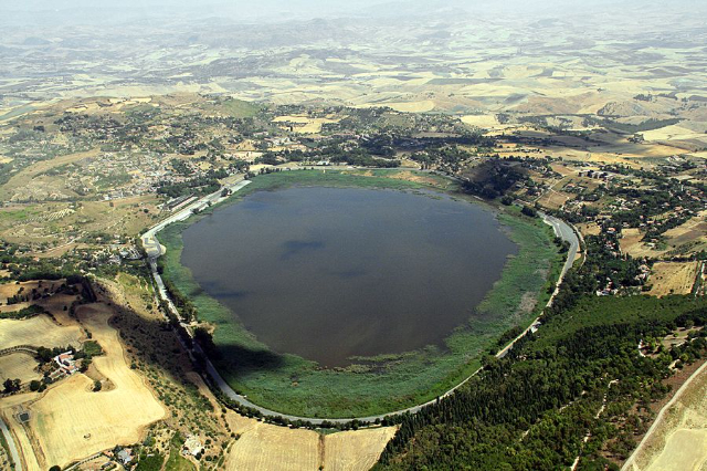 ペルグーサ湖 - Lago di Pergusa | Secret World Trip Planner