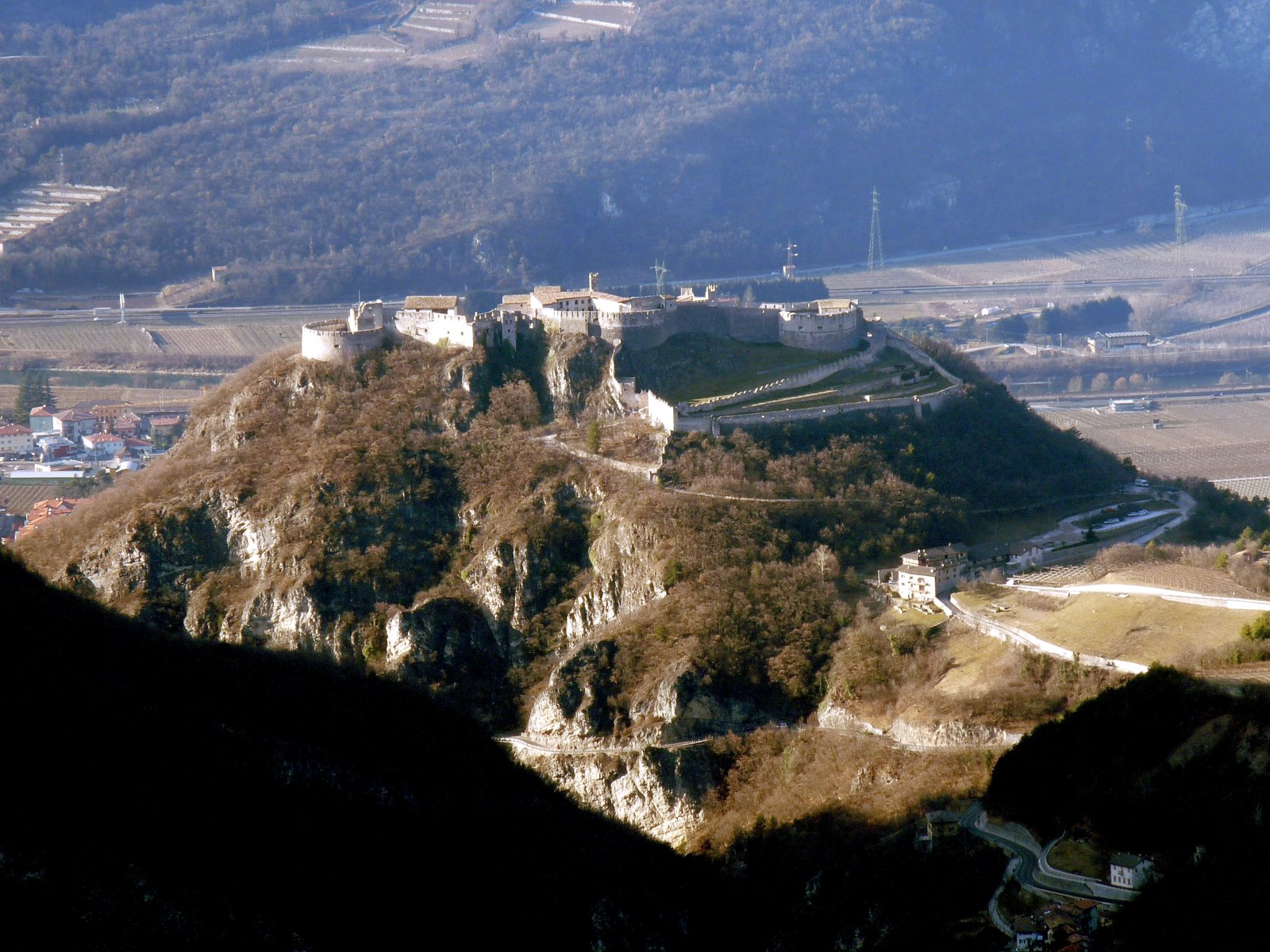 Castel Beseno, la fortezza più antica del Trentino - Besenello | Secret World Trip Planner