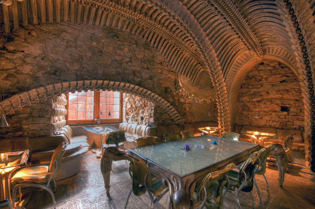 Museu de RH giger - Gruyères | Secret World Trip Planner
