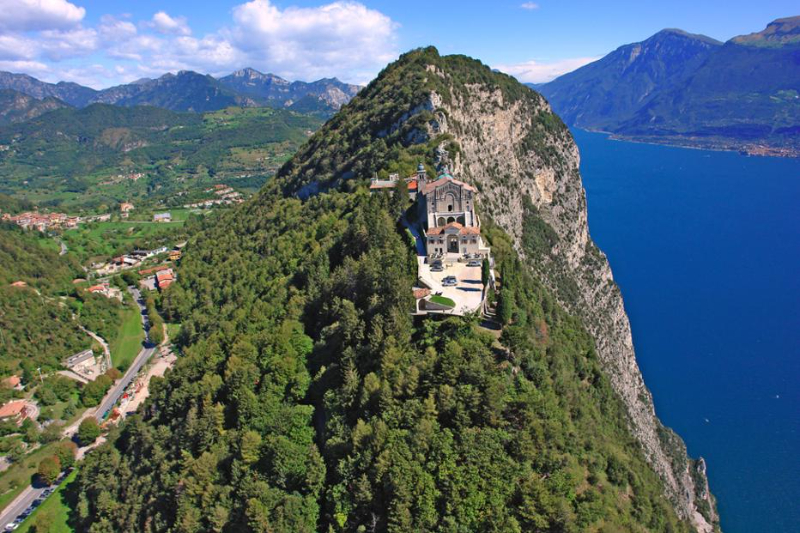Heiligdom van Montecastello - Monterusciello | Secret World Trip Planner