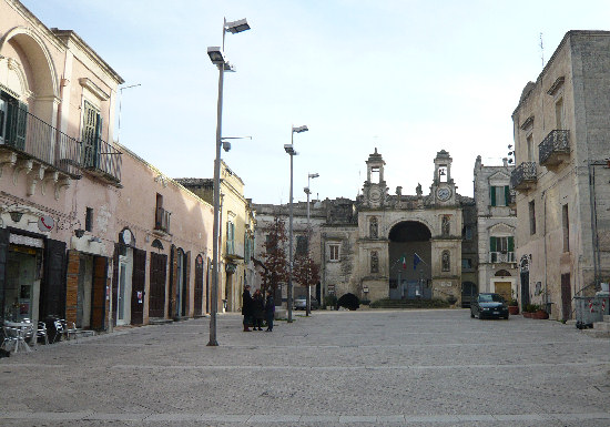 Piazza del Sedile : Das Wohnzimmer von Matera - Matera | Secret World Trip Planner