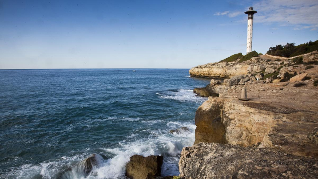 Latarnia morska w Tarragonie - Tarragona | Secret World Trip Planner