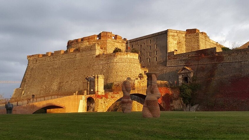 Die Festung Priamar, ein romantischer Ort bei Sonnenuntergang - Savona | Secret World Trip Planner
