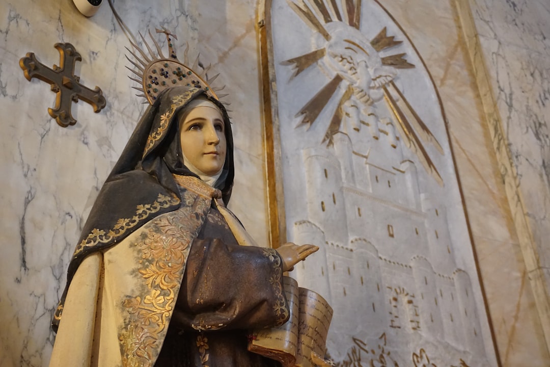 La Chiesa di Santa Teresa la statua di cartapesta - Lecce | Secret World Trip Planner