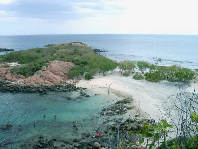 シャークポイントリーフ - Pigeon Island Nature Trail | Secret World Trip Planner