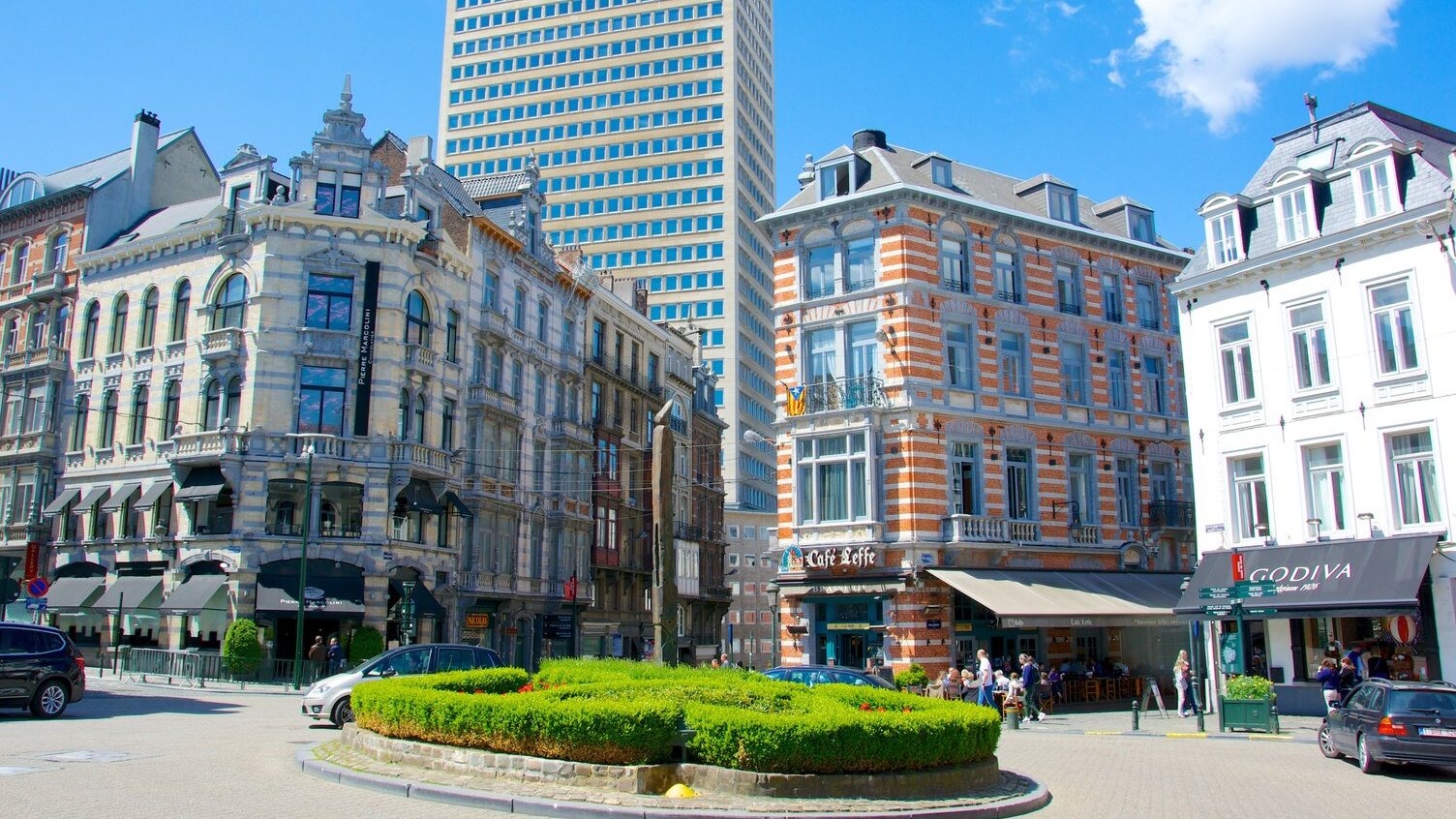 Notre-Dame du Sablon in Brussel - Brussel | Secret World Trip Planner