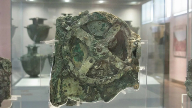 Het Antikythera-mechanisme: Een 2000 jaar oud raadsel uit de diepte - Athina | Secret World Trip Planner