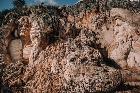 La demeure des dieux Apukunaq Tianan est une attraction touristique nouvelle et moderne qui — Cusco