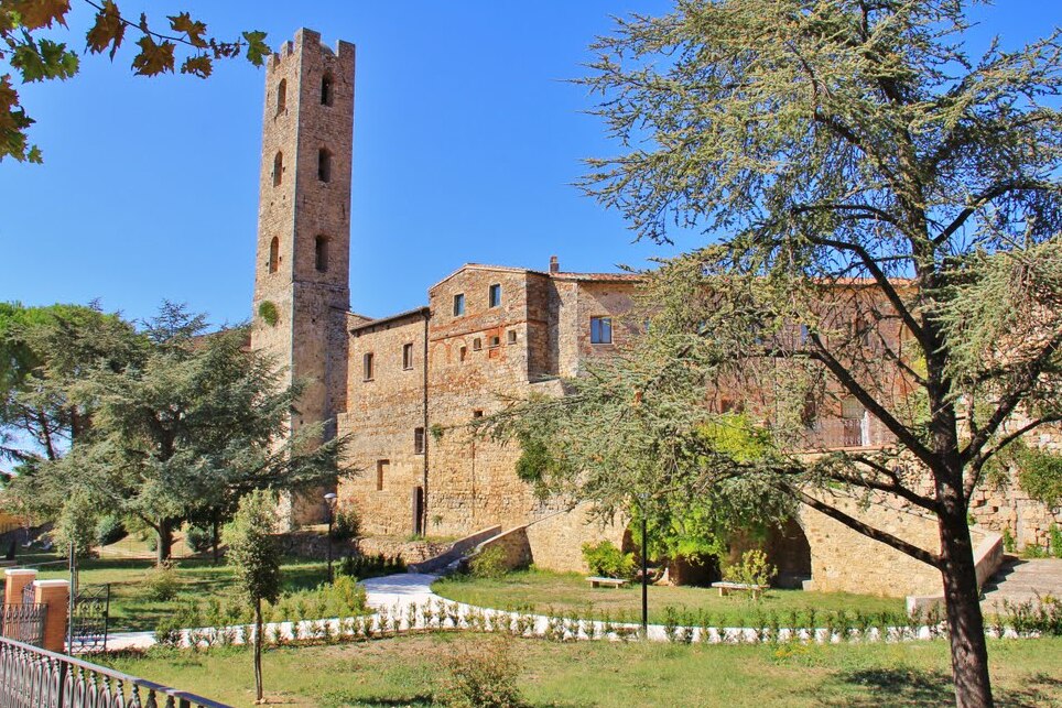 Dawny kościół św. Piotra all ' Orto - Massa Marittima | Secret World Trip Planner