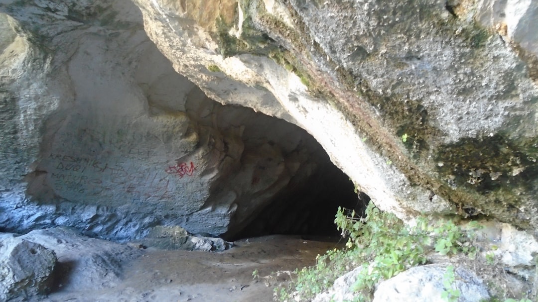 La Grotta dei Templari o Grotta di Selvascura - Bassiano | Secret World Trip Planner