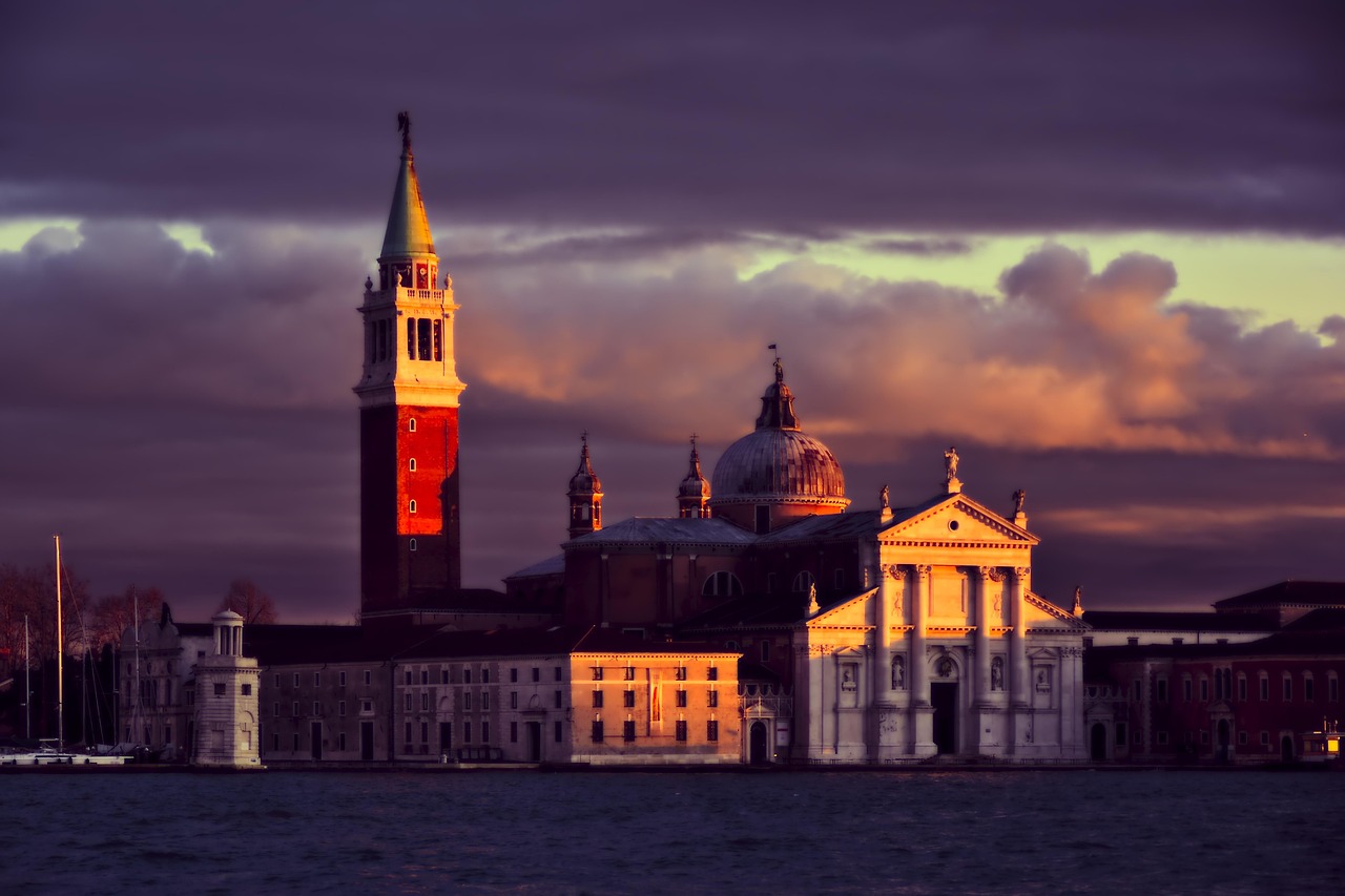 Veneza / Giovanni Antonio da Pordenone - Venezia | Secret World Trip Planner