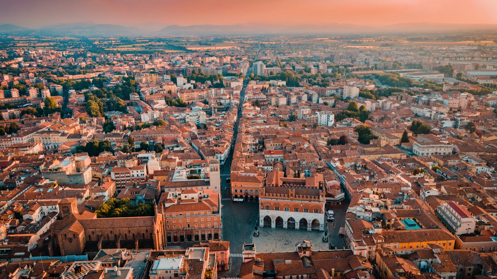 Piacenza / wspinaczka do Kopuły Katedry - Piacenza | Secret World Trip Planner