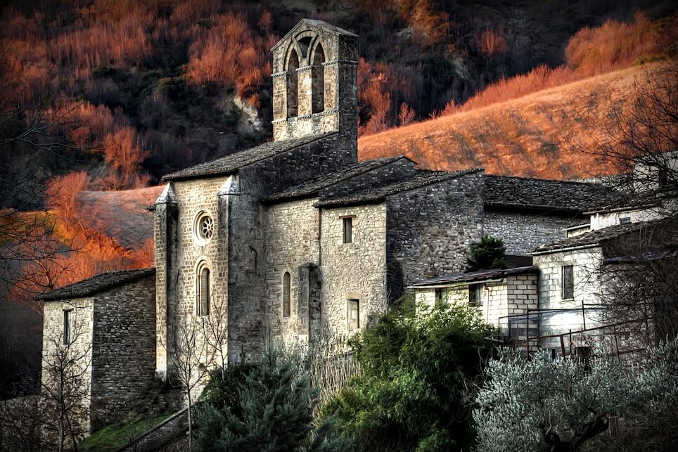Carpineto della Nora und die Kirche San Bartolomeo - Contrada S. Bartolomeo | Secret World Trip Planner