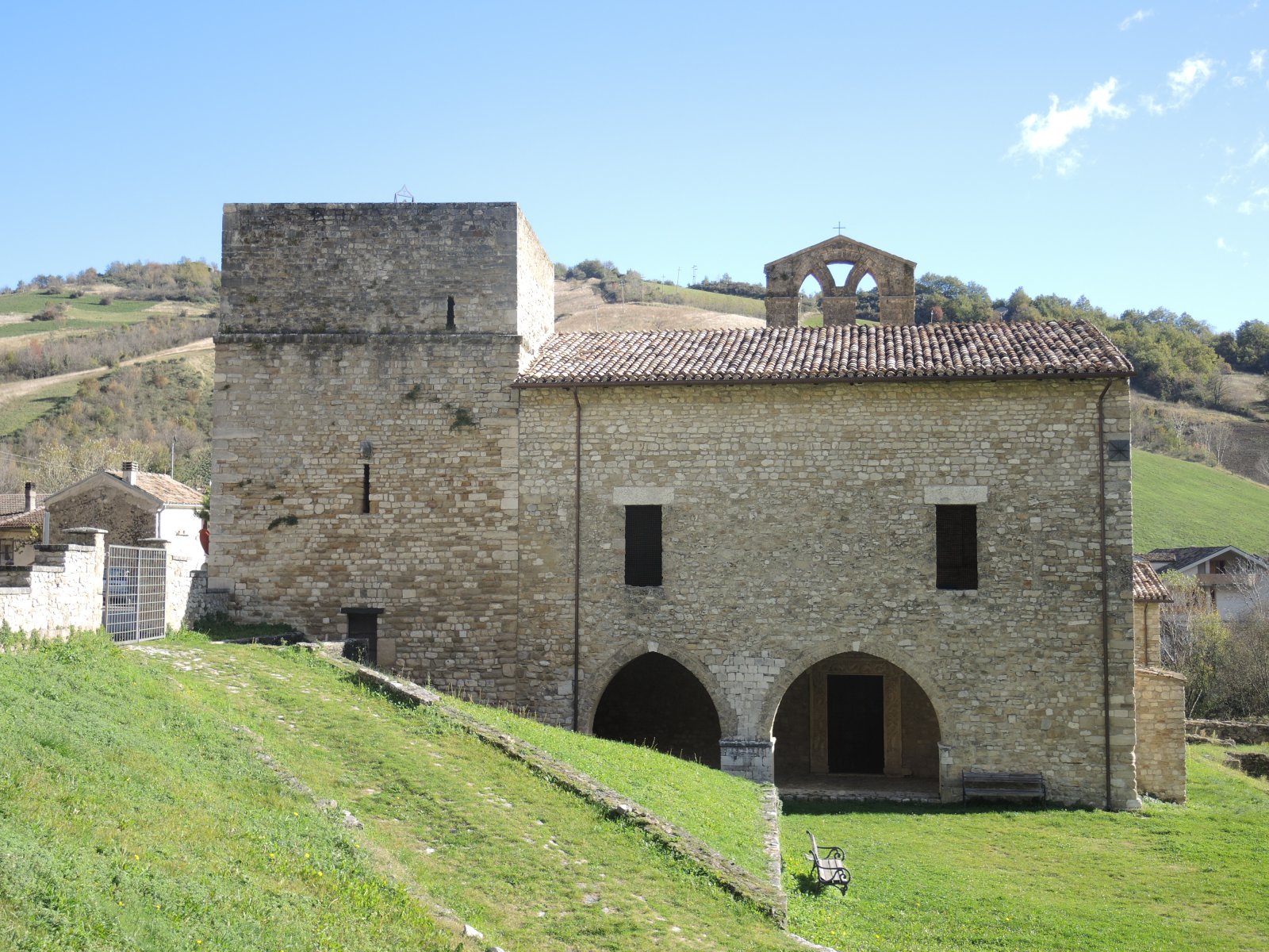 Carpineto della Nora und die Kirche San Bartolomeo - Contrada S. Bartolomeo | Secret World Trip Planner