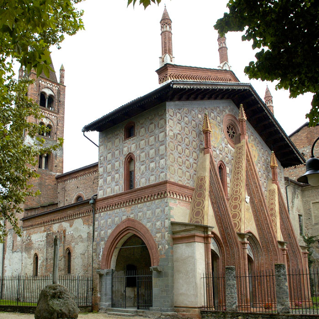 란베르소의 성 안토니오 - Sant'Antonio di Ranverso | Secret World Trip Planner