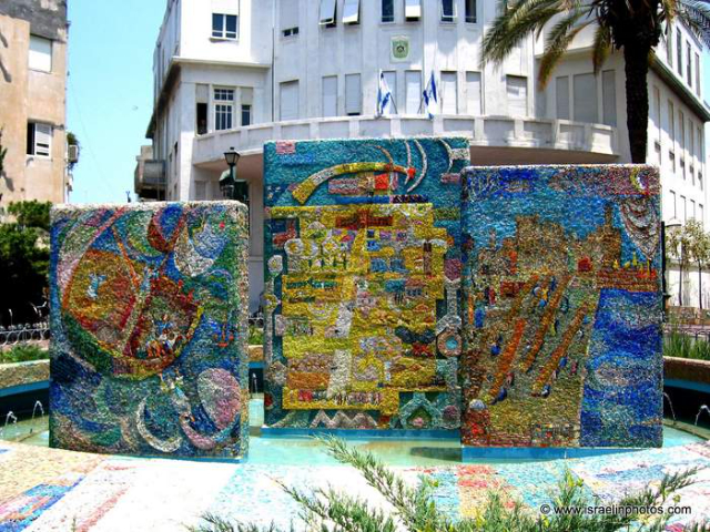 Fonte de mosaico de Nahum Gutman - Tel Aviv-Yafo | Secret World Trip Planner