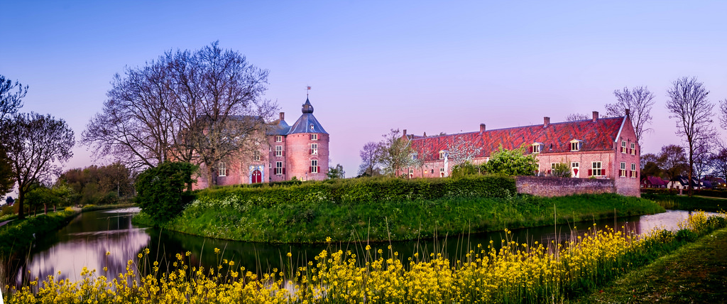 Castillo de Ammersoyen - Ammerzoden | Secret World Trip Planner