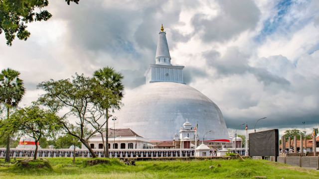 루완웰리사야 - Anuradhapura | Secret World Trip Planner