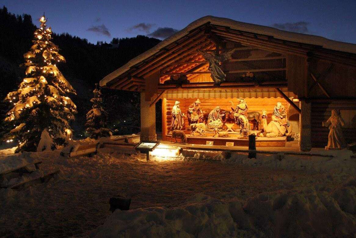 Санта-Кристина и одна из самых больших кроватей в мире - Santa Cristina Valgardena | Secret World Trip Planner