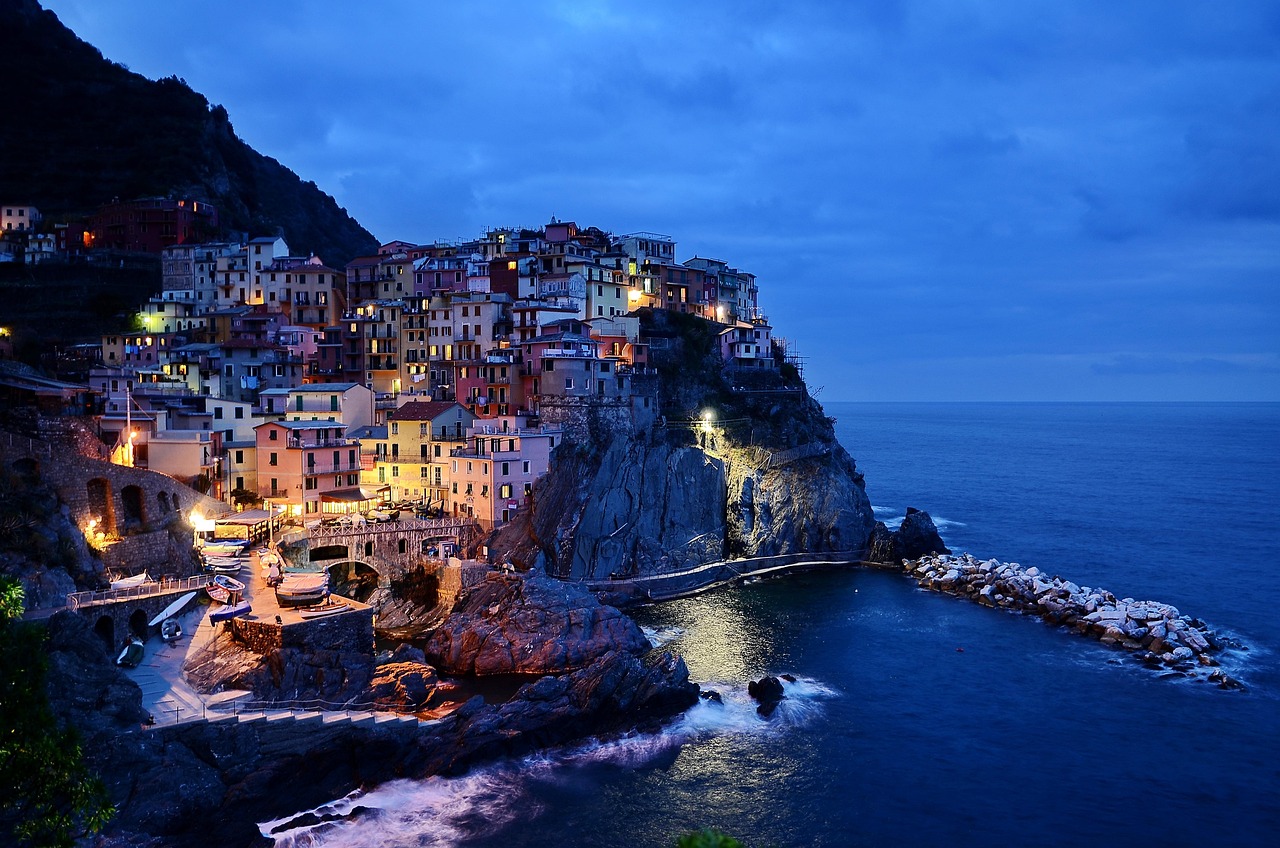 Cinque Terre naturalny i piękny świat  - Cinque Terre | Secret World Trip Planner