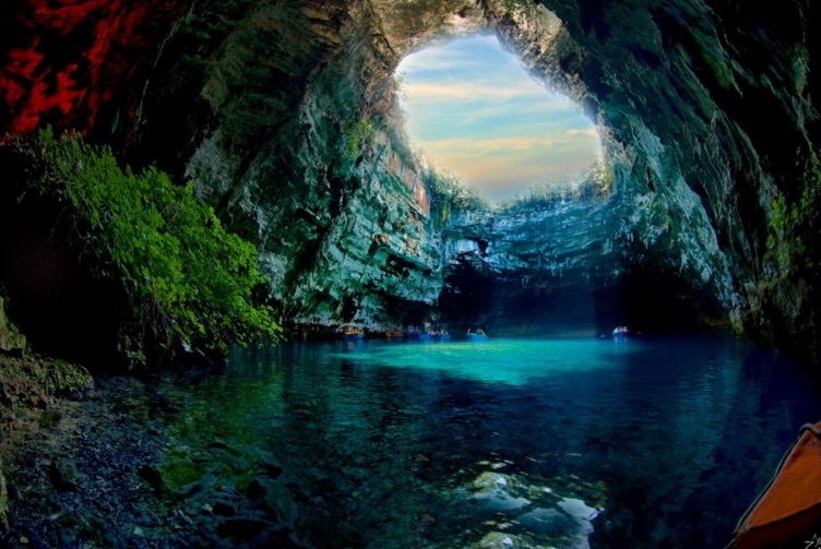 La Cueva de Melissani en Cefalonia - Sami | Secret World Trip Planner