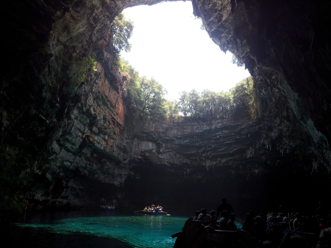 La Cueva de Melissani en Cefalonia - Sami | Secret World Trip Planner